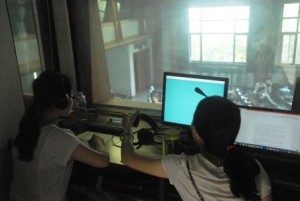 参赛选手和指导老师观摩JINNIAN金年会官方网站模拟国际会议